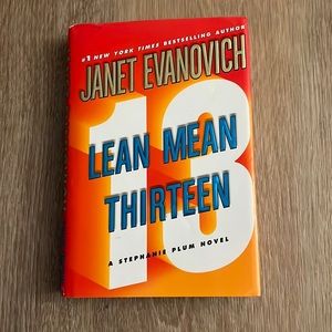 Janet Evanovich “Lean Mean Thirteen” Novel